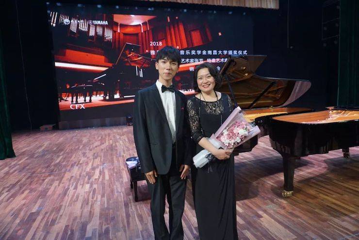 张芳、冯子祥钢琴音乐会